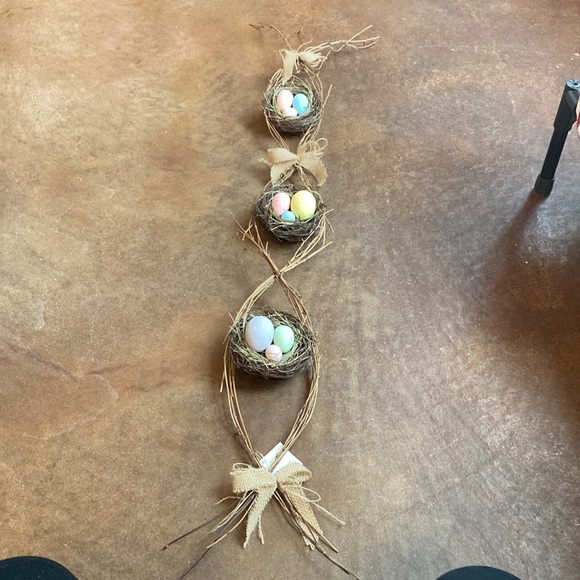 Easter Decor 🐣 - Picture 2 of 5